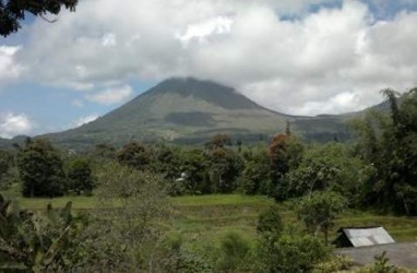 GUNUNG LOKON MELETUS: Dinkes Sulut Bagikan 7.000 Masker